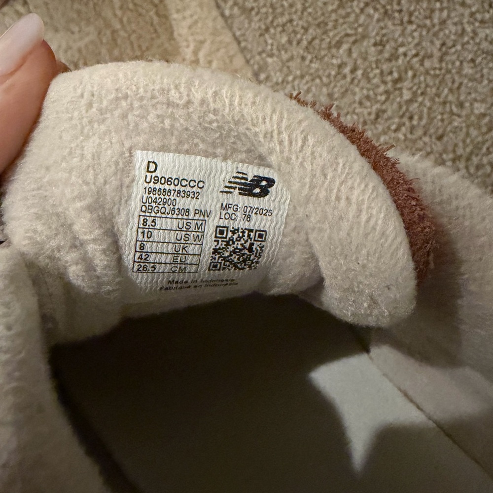 New Balance 9060 Sneaker - Picture 8 of 8